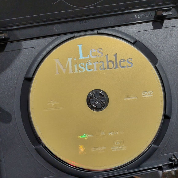 Les Misérables DVD - Picture 4 of 5
